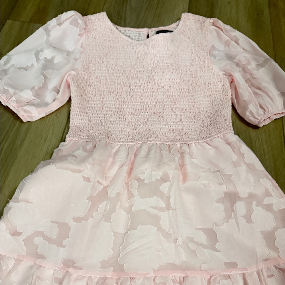Chic Pink Midi Dress with Lace Detail - Picture 4 of 4